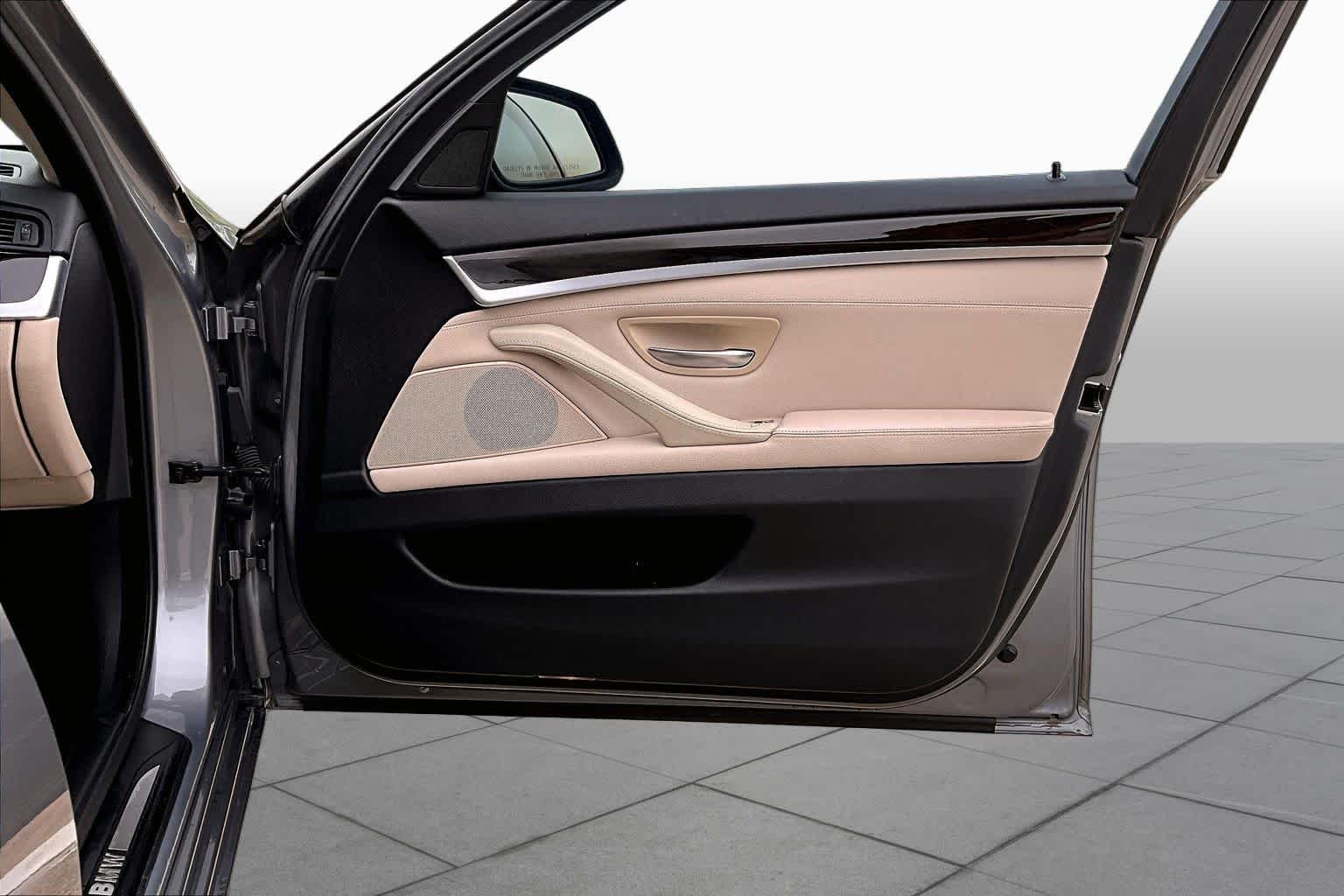 Used 2011 Space Gray BMW 528i image 21