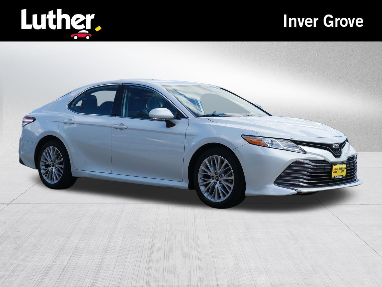 Used 2019 Wind Chill Pearl Toyota XLE image 1