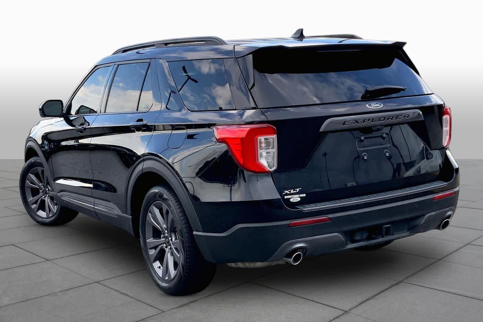 Used 2023 Agate Black Metallic Ford XLT image 11