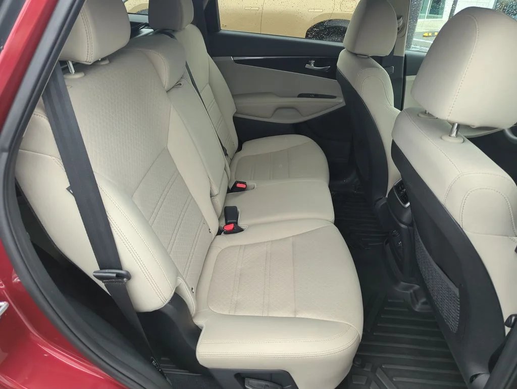 Used 2019 Red Kia LX image 32