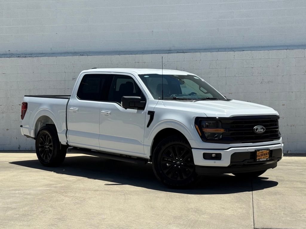 New 2026 Oxford White Ford XLT image 1