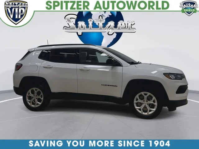 Used 2024 White Jeep Latitude image 2