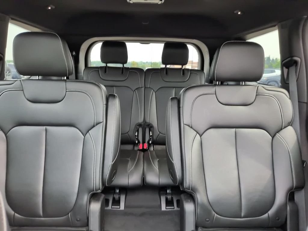 Used 2025 Silver Jeep Limited image 27