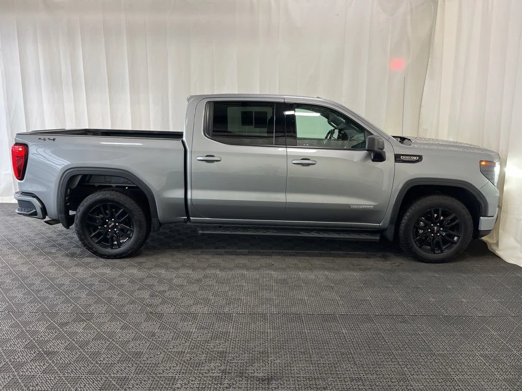 Used 2023 Silver GMC Elevation image 20