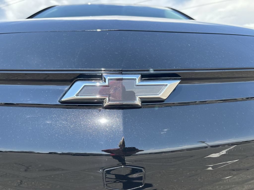 2027 Chevrolet Bolt LT - Photo 31