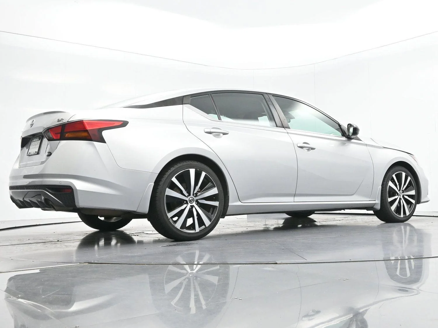 Used 2020 Brilliant Silver Metallic Nissan 2.5 SR image 45