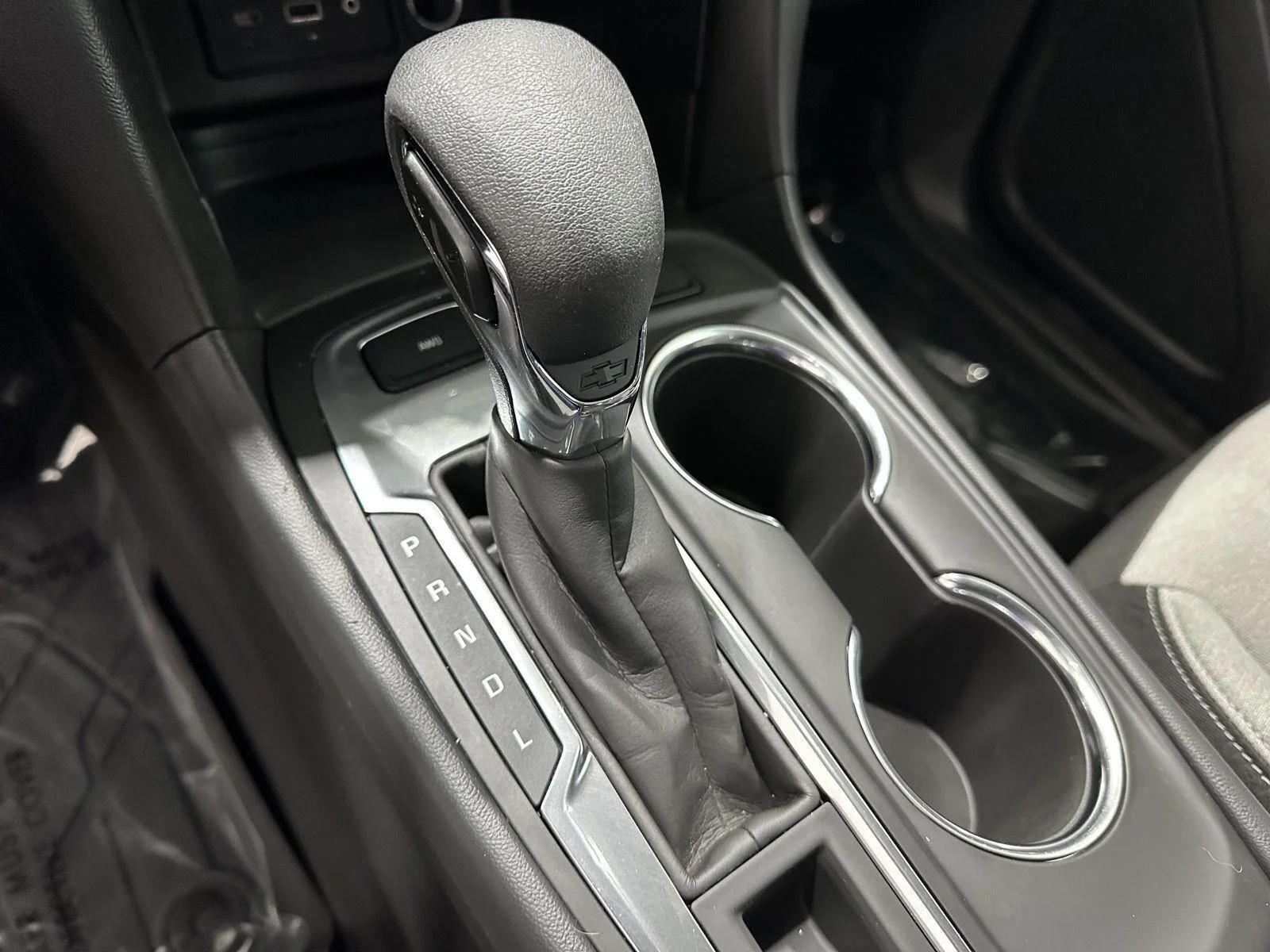 Used 2024 Summit White Chevrolet LT image 14