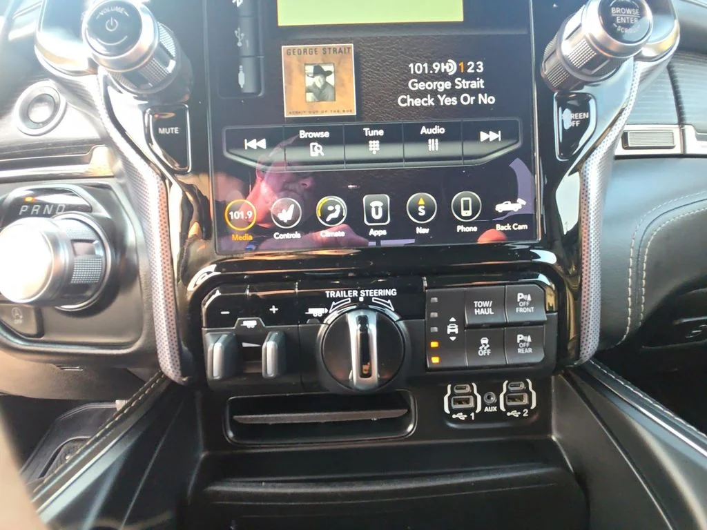 Used 2021 Silver Ram Limited image 17