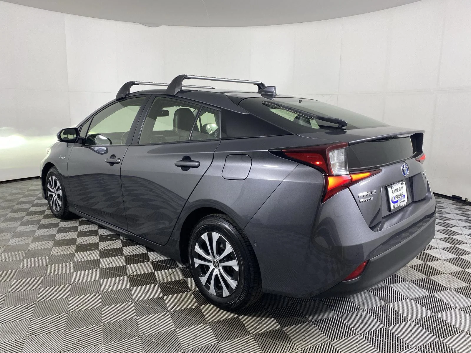 Used 2022 Magnetic Gray Metallic Toyota XLE AWD-e image 10