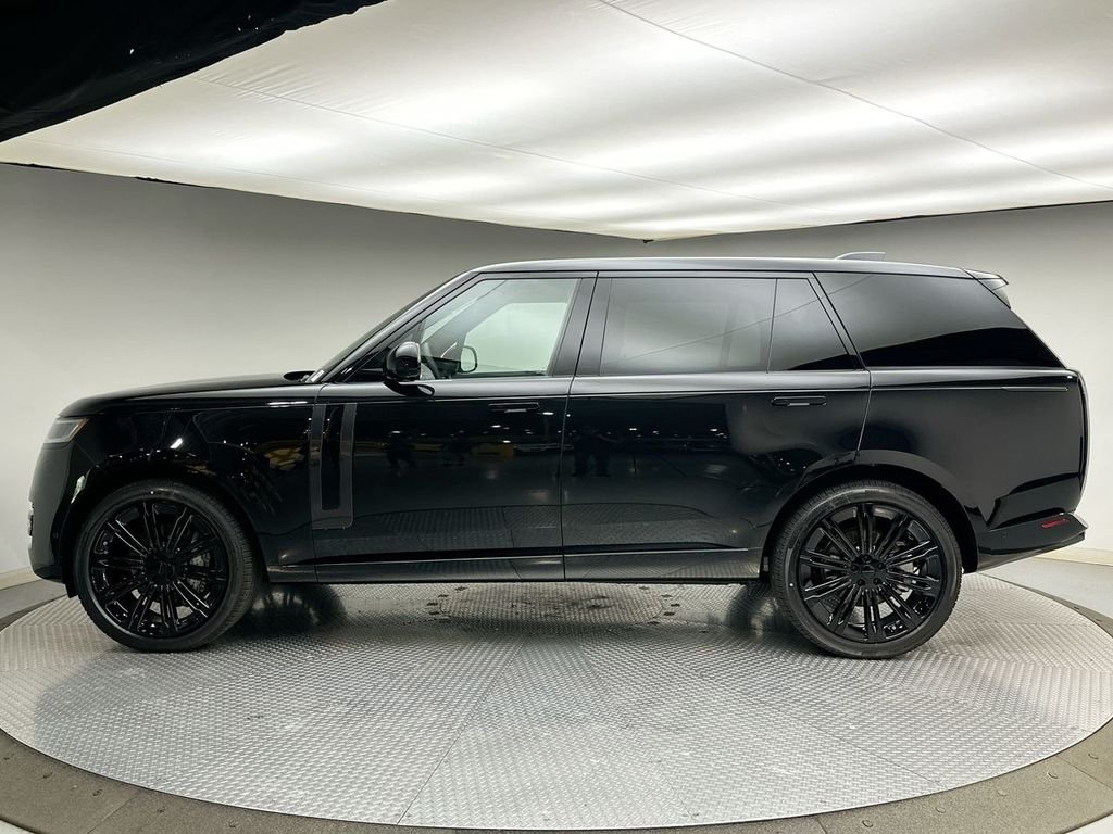 New 2026 Santorini Black Land Rover SE image 10