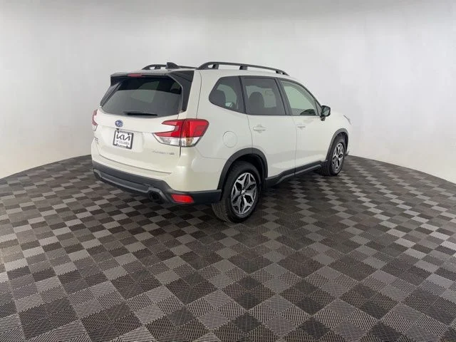 Used 2024 White Subaru Premium image 7