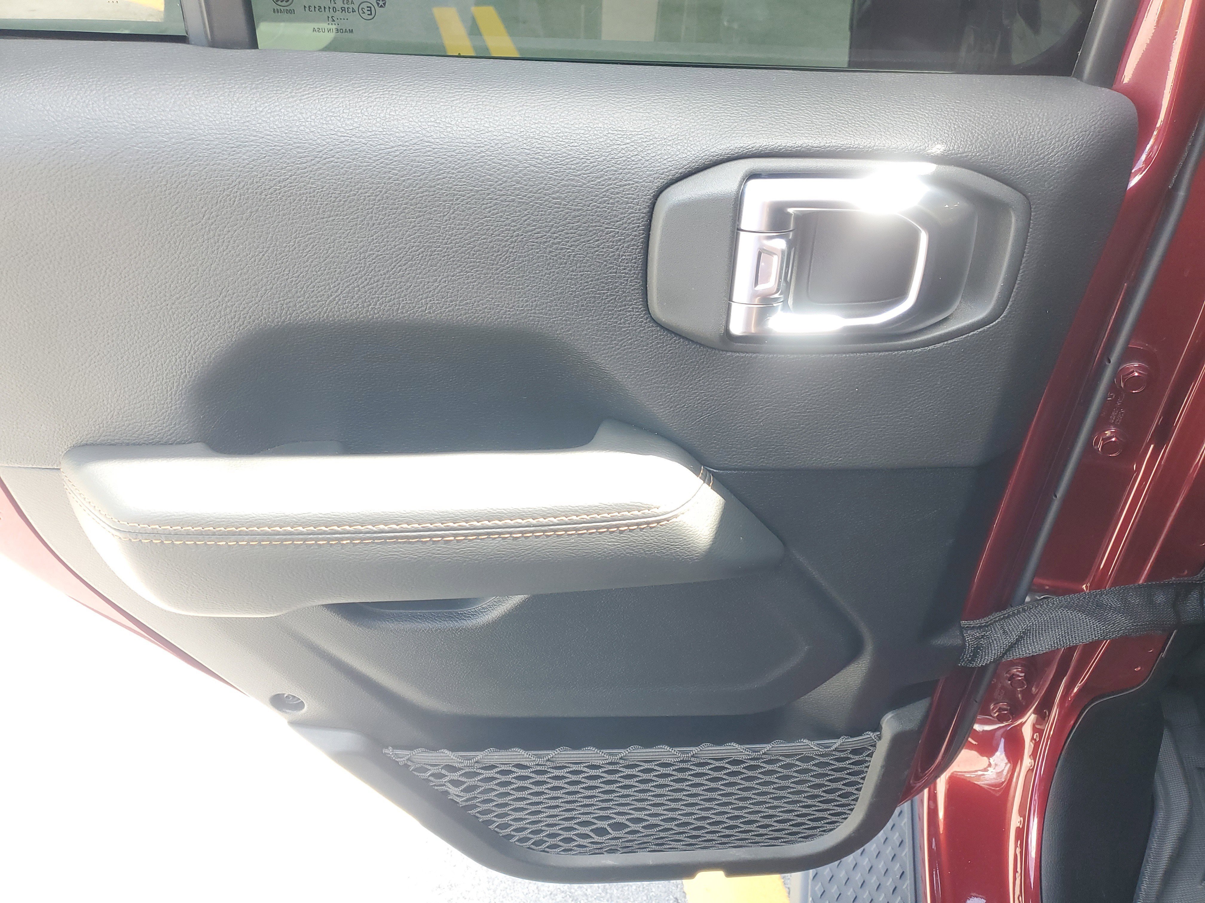 Used 2021 Snazzberry Pearlcoat Jeep High Altitude image 12