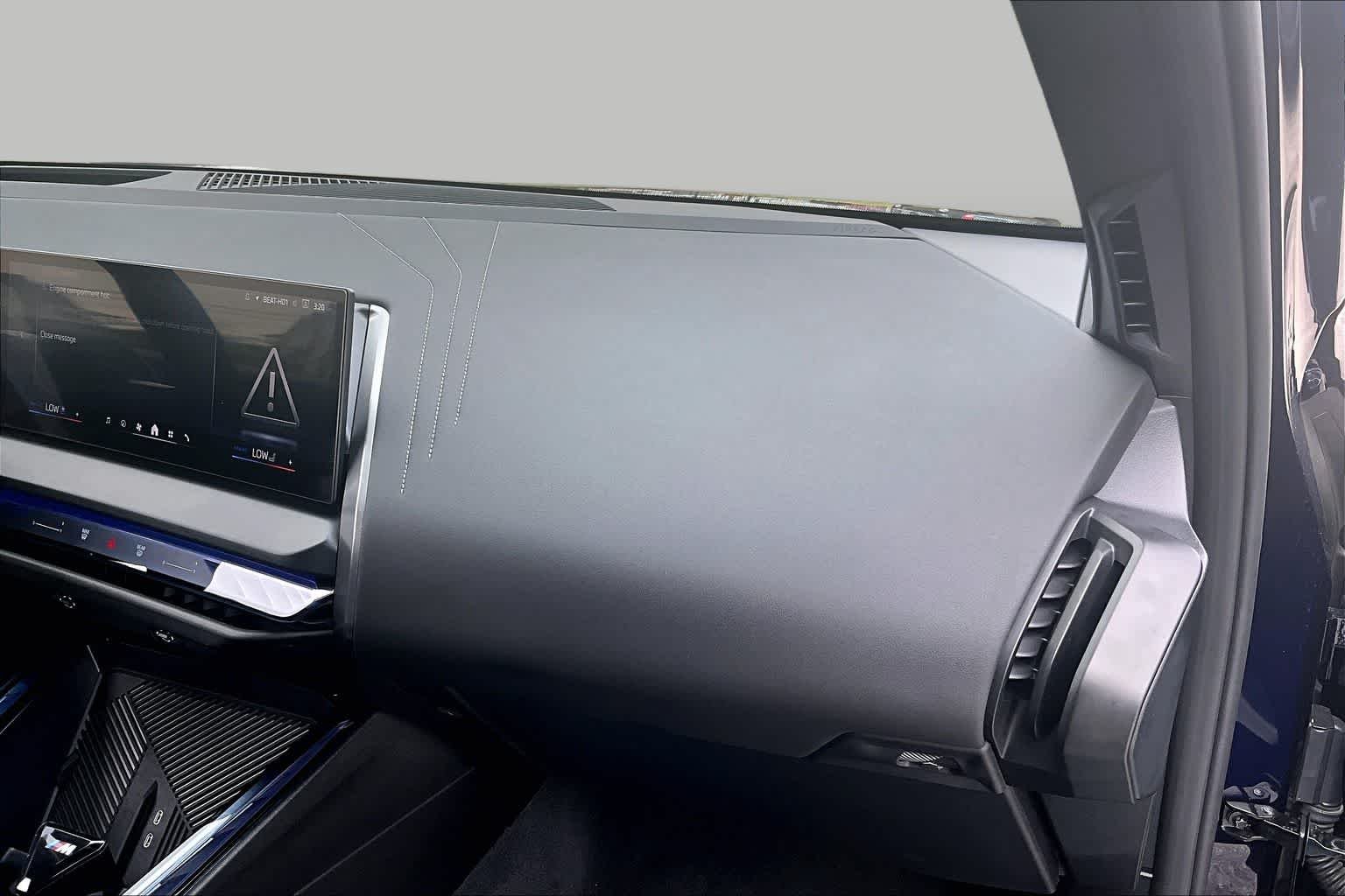 New 2026 Tanzanite Blue II Metallic BMW 30 xDrive image 17