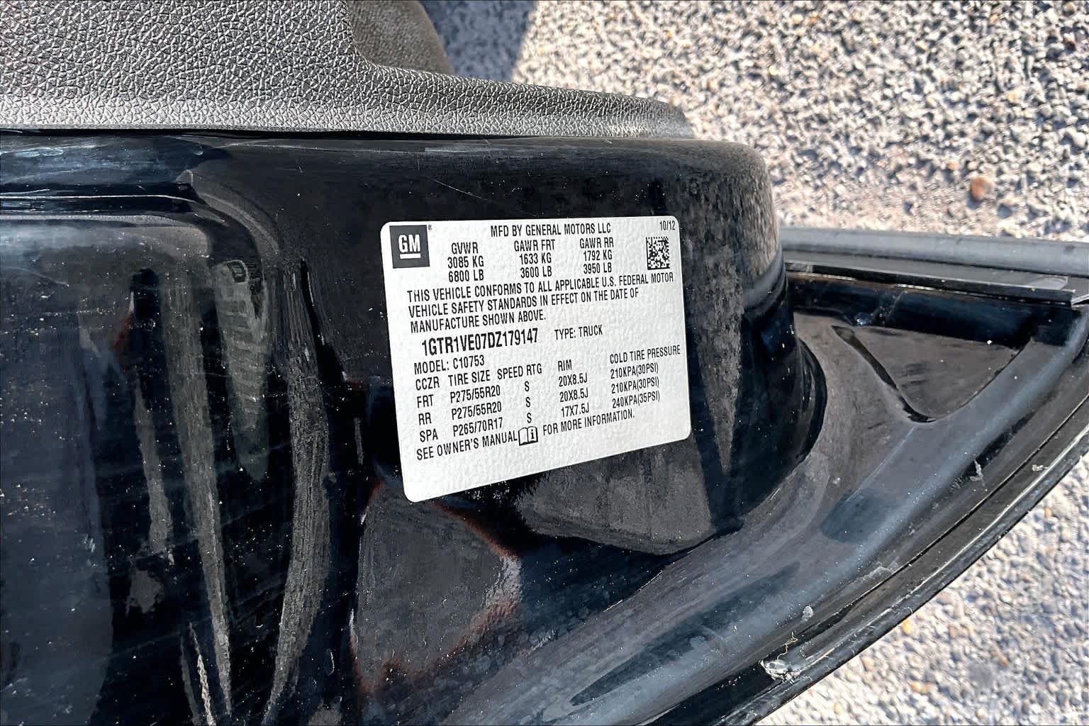 Used 2013 Onyx Black GMC SLE image 34
