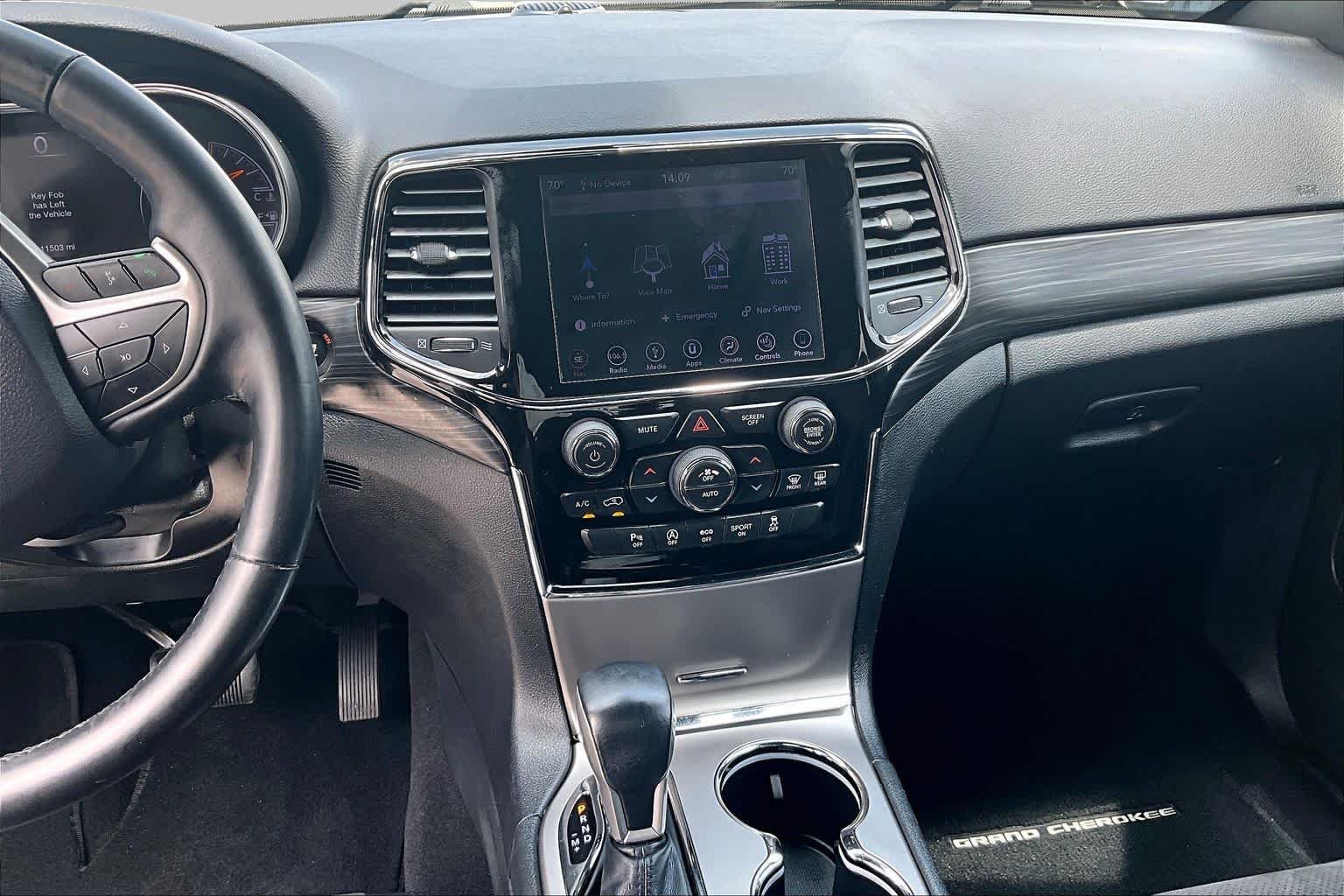 Used 2019 Granite Crystal Metallic Clearcoat Jeep Altitude image 7
