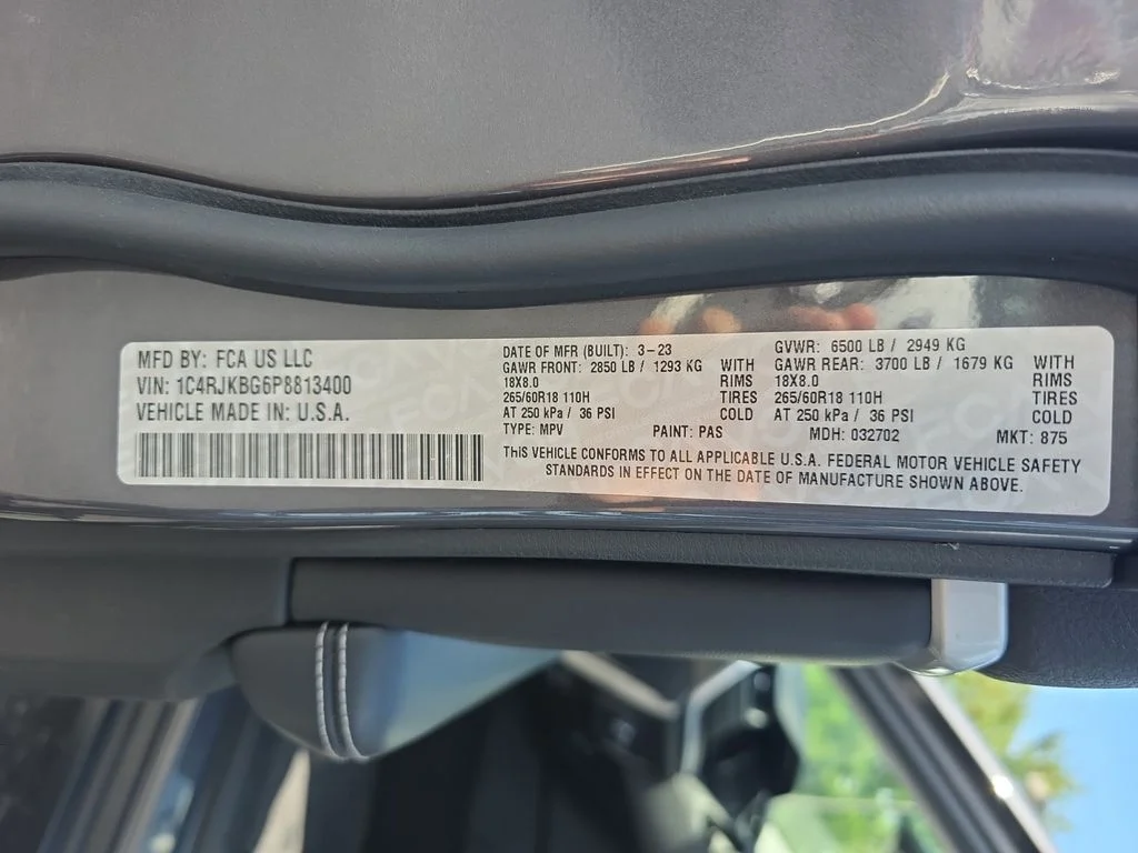 Used 2023 Baltic Gray Metallic Clearcoat Jeep Limited image 26