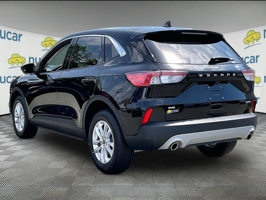 Used 2022 Black Metallic Ford SE image 4