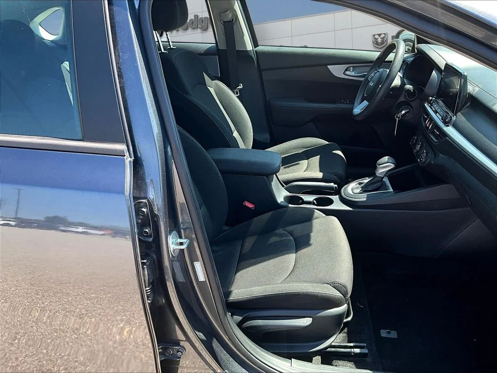 Used 2024 Gray Kia LXS image 27