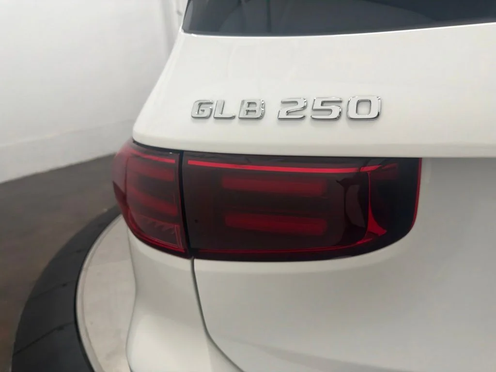 New 2026 White Mercedes-Benz GLB 250 image 11