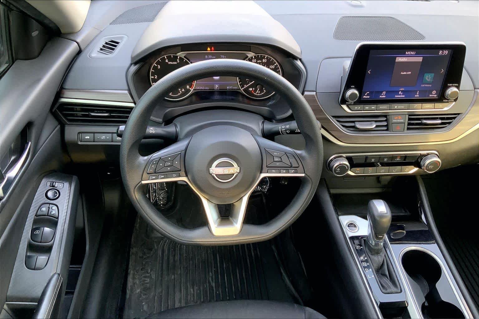 Used 2024 Super Black Nissan 2.5 SV image 6