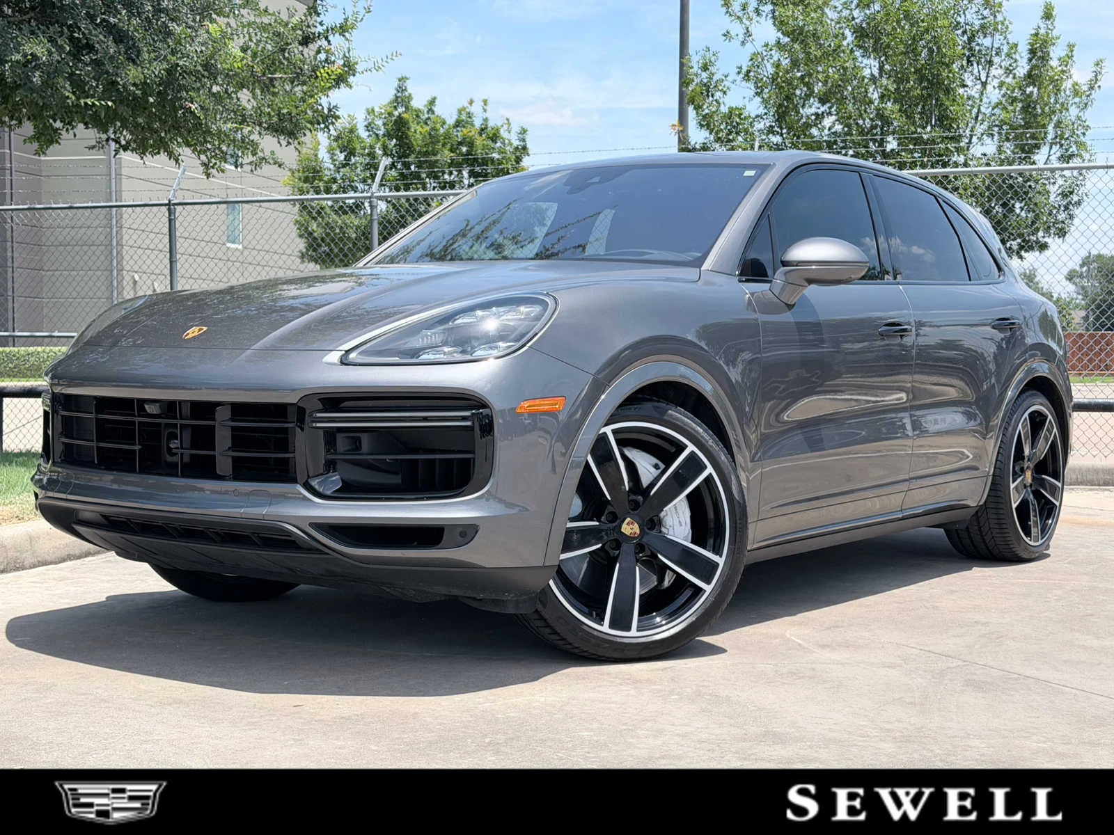2022 Porsche Cayenne Turbo's photo