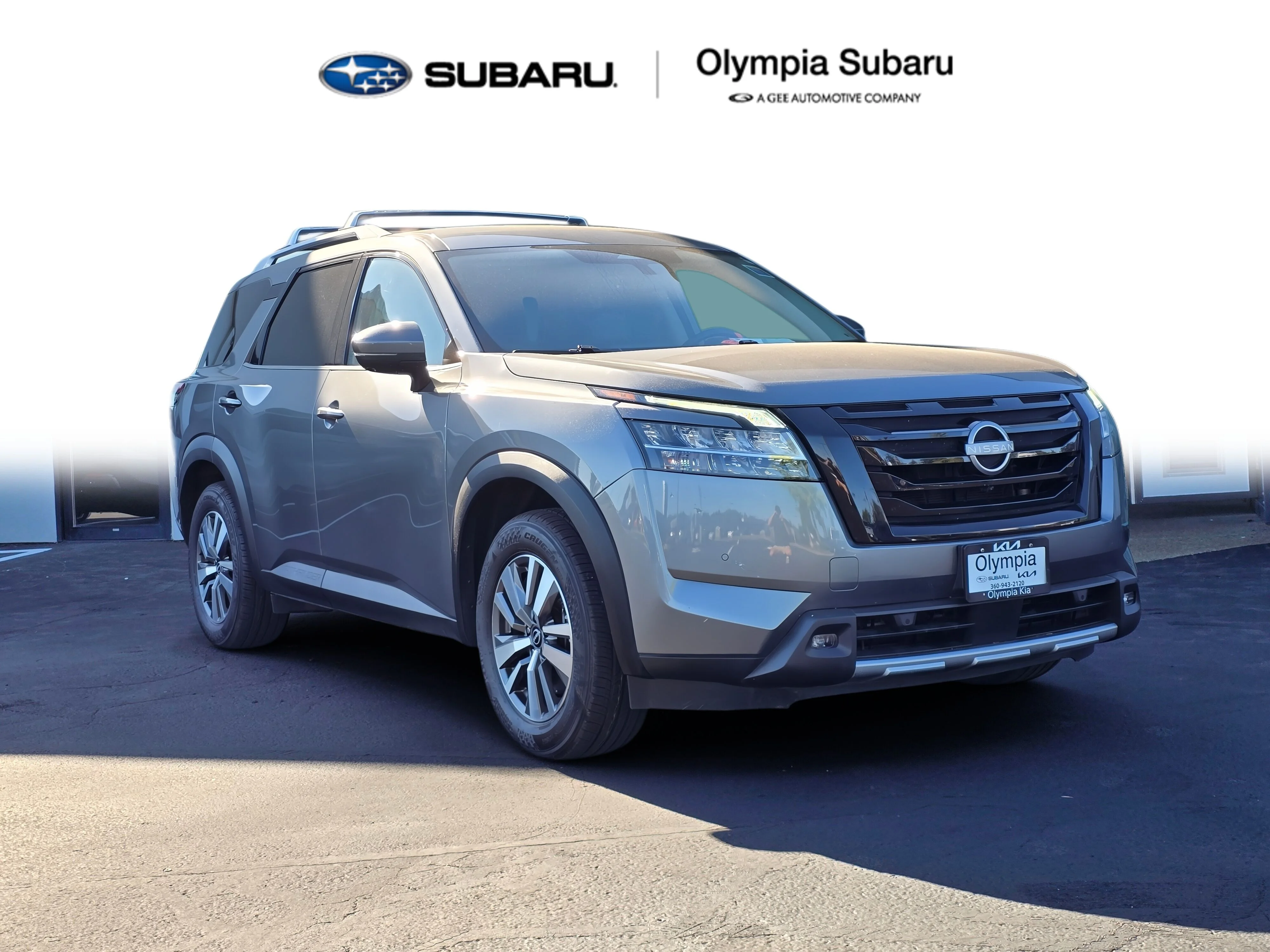 2023 Nissan Pathfinder SL 2WD's photo