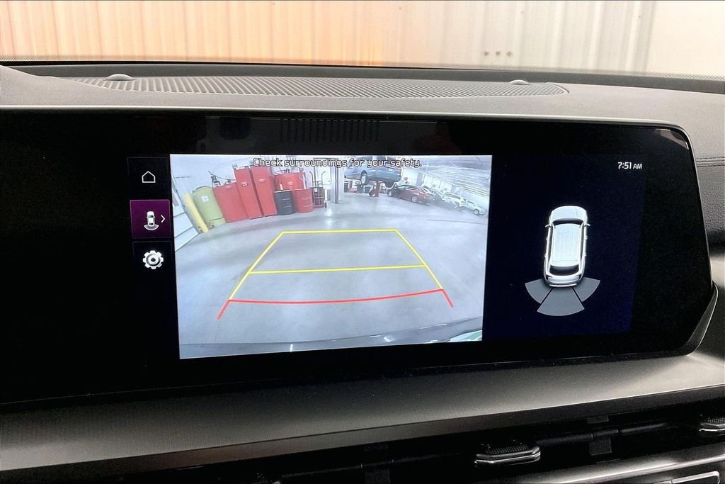 Used 2025 Green Kia S image 25