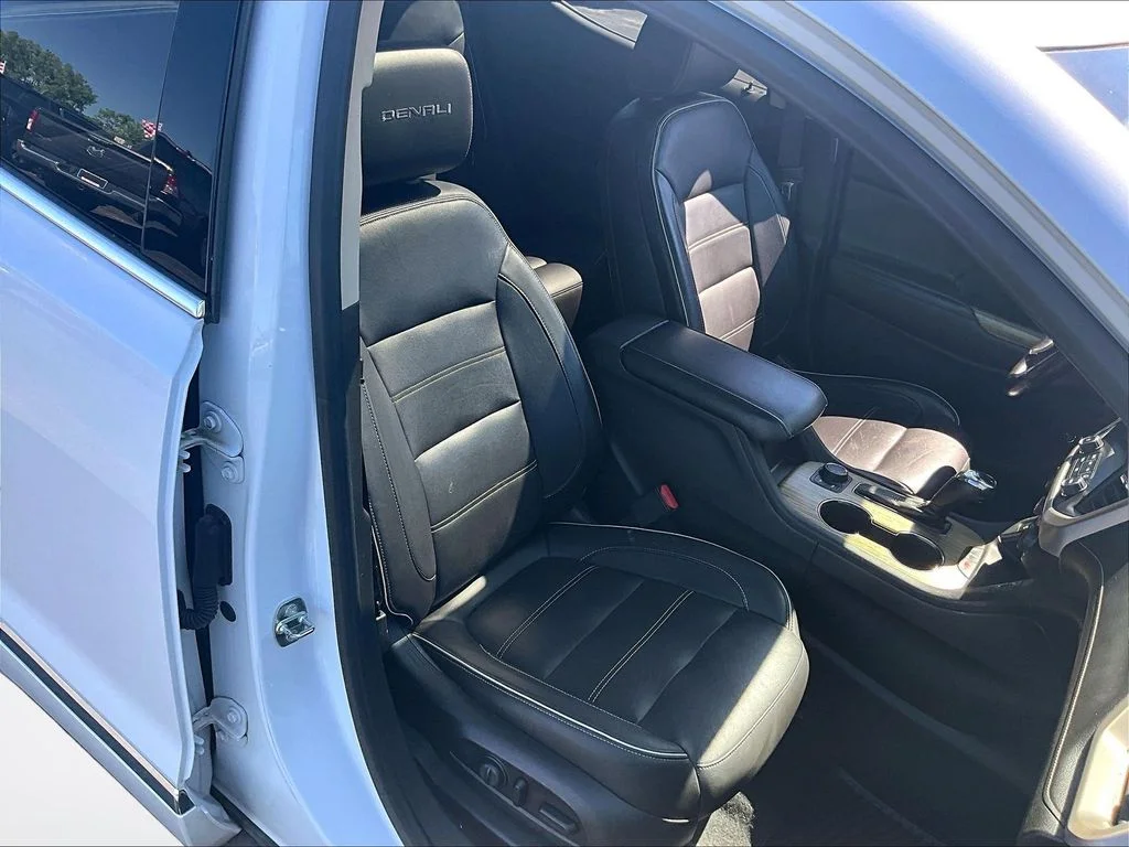 Used 2019 White GMC Denali image 7