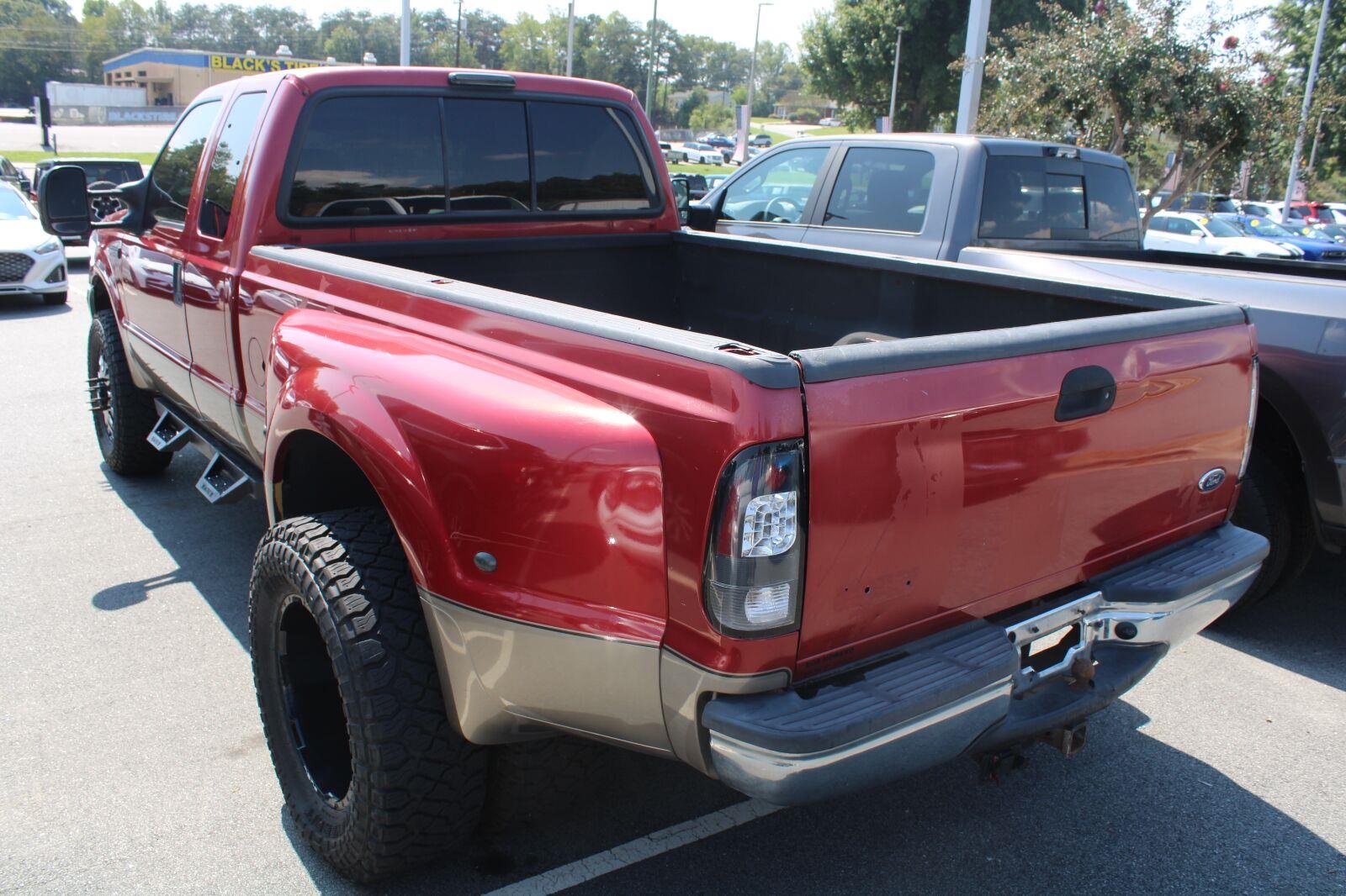 Used 2003  Ford Lariat image 6