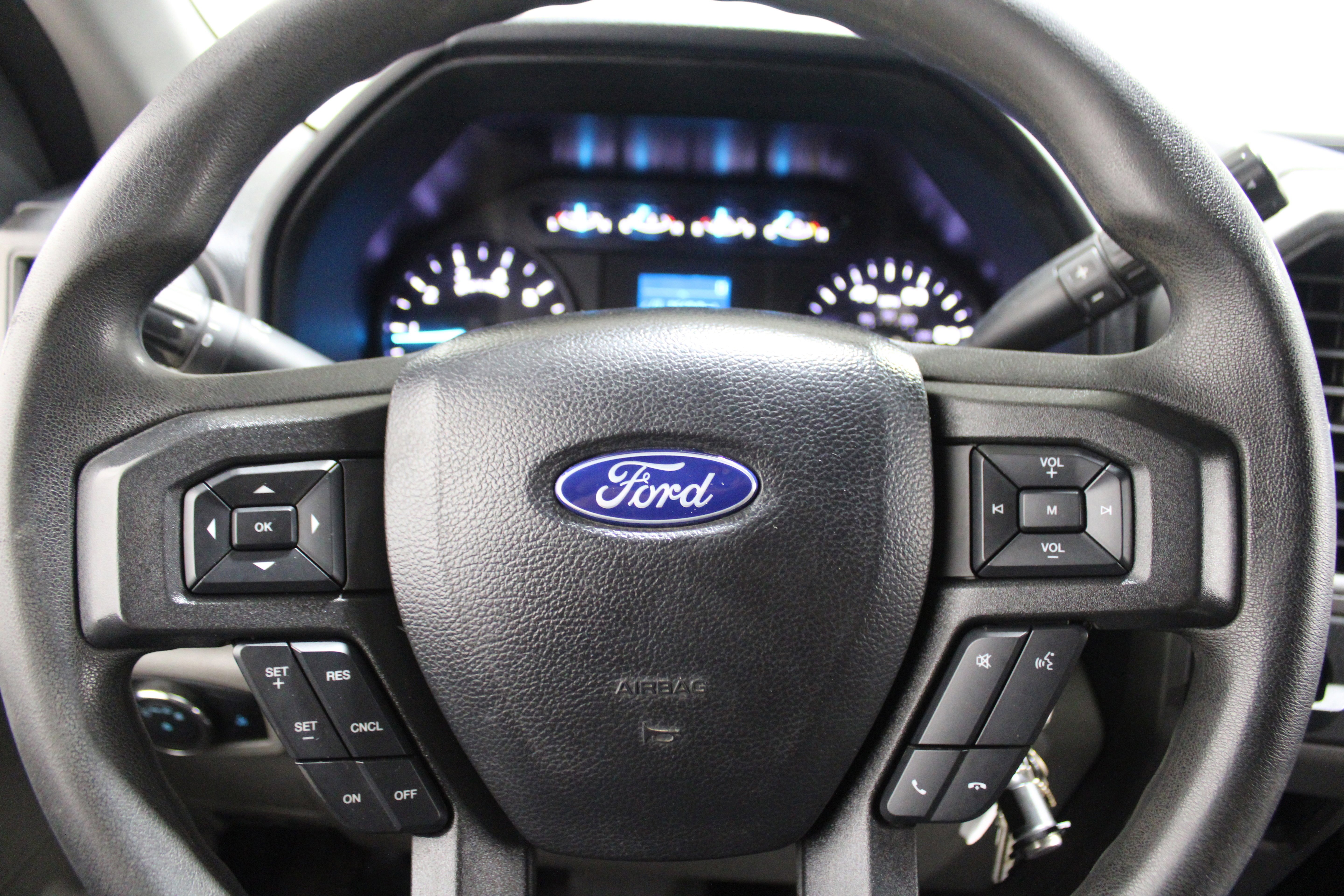 2020 Ford F-350 Super Duty Chassis Cab XL - Photo 7