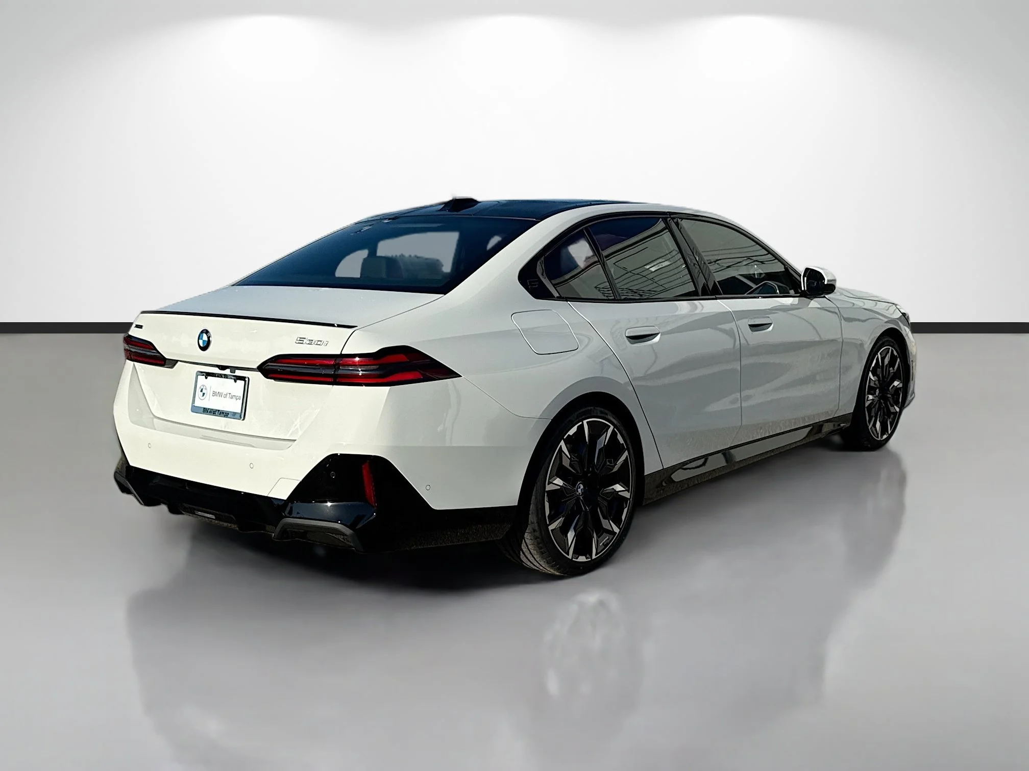 New 2027 Alpine White BMW 530i xDrive image 3