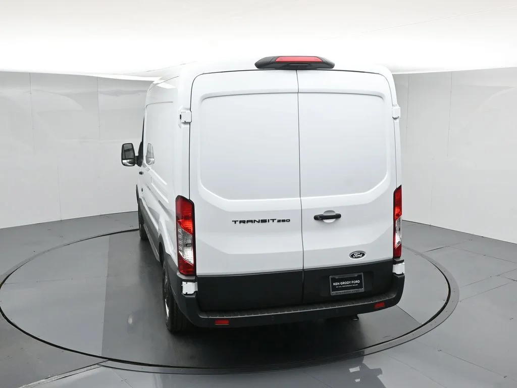 New 2026 Oxford White Ford Base image 40