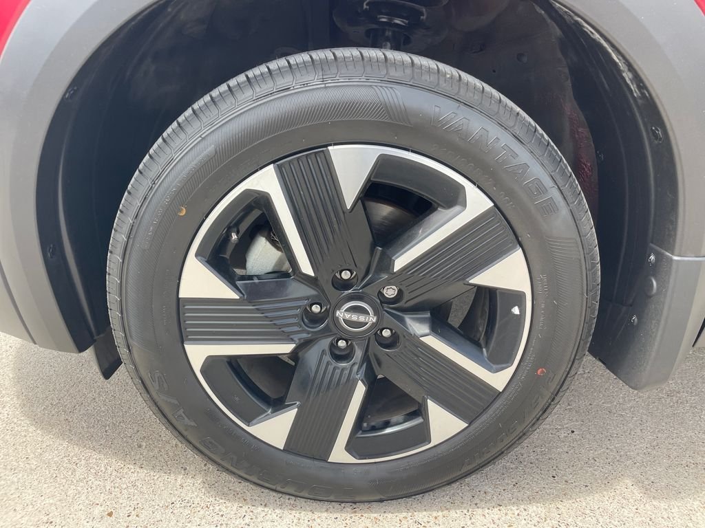 Used 2025 Red Nissan SV image 27