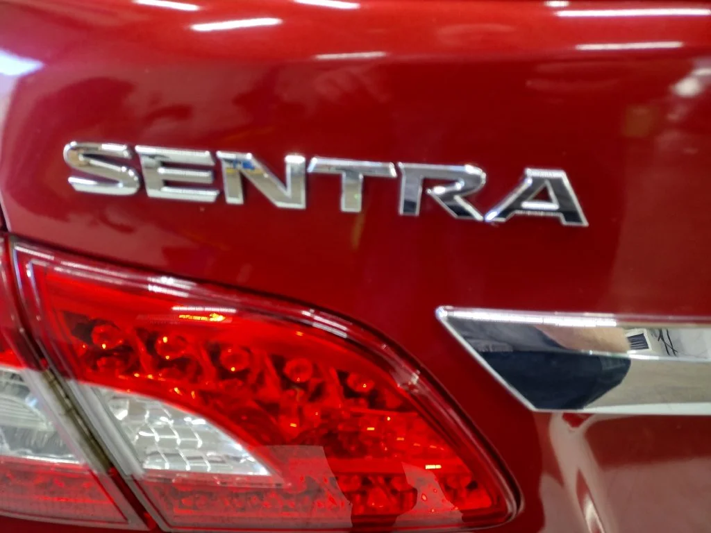 Used 2014 Red Nissan SR image 17