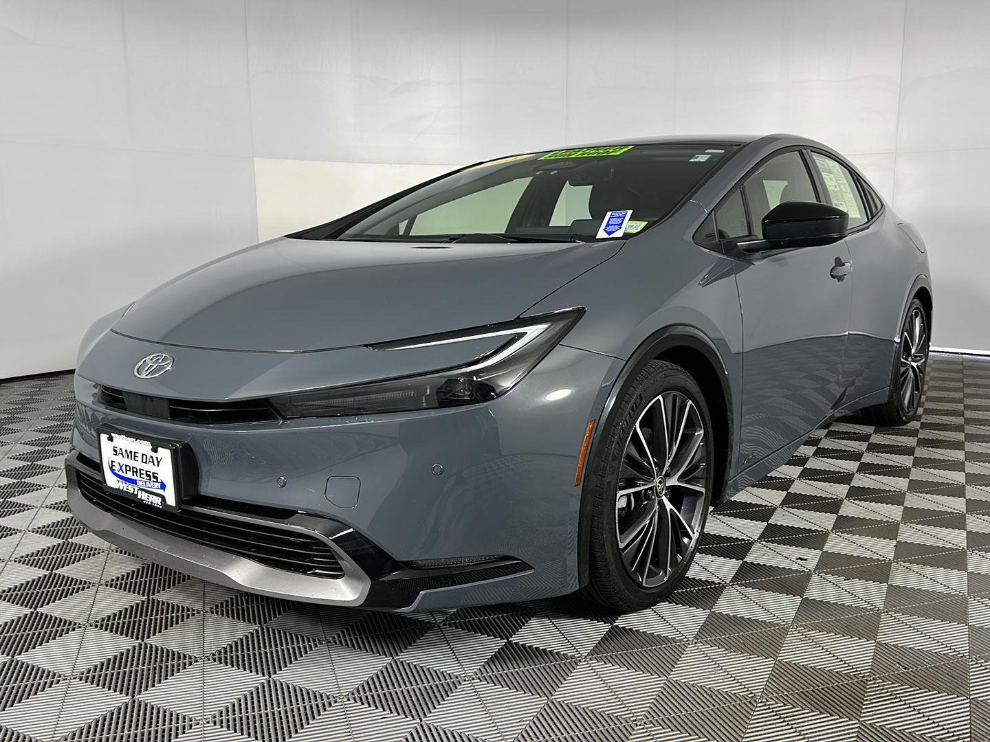 Used 2023 Guardian Gray Toyota XLE image 3