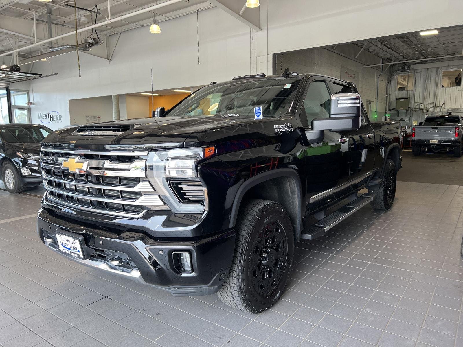 Used 2024 Black Chevrolet High Country image 4