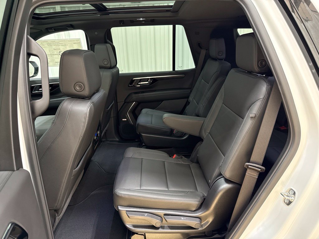 2027 Chevrolet Tahoe Z71 - Photo 32