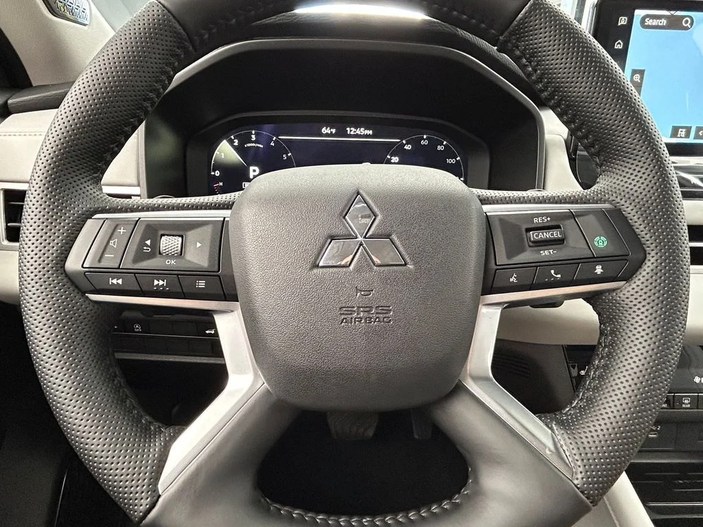 New 2026 Black Diamond Mitsubishi SE image 33