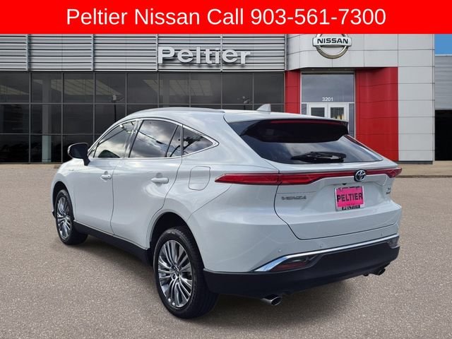 Used 2021 White Toyota XLE image 4