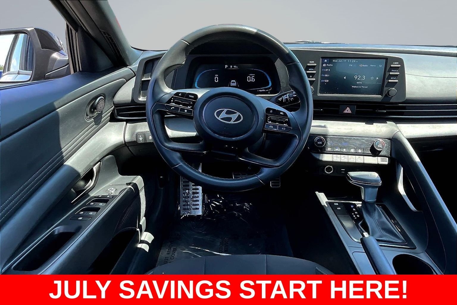 Used 2025 Gray Hyundai SEL Sport image 11
