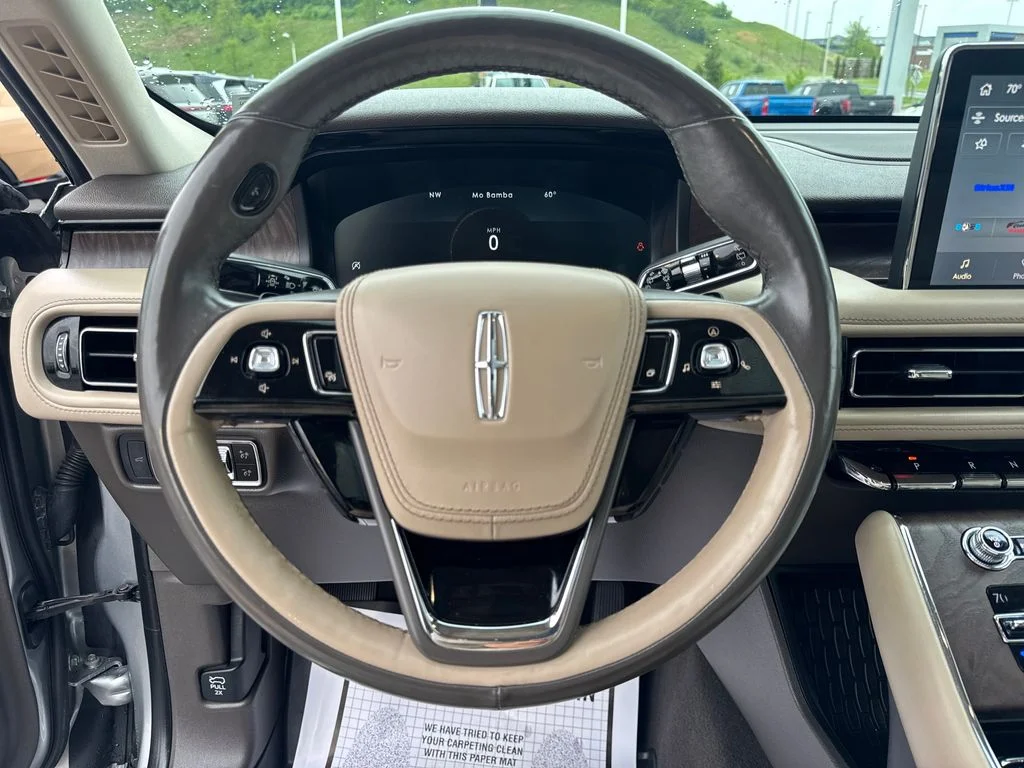 Used 2020 Radiance Metallic Lincoln Reserve image 37