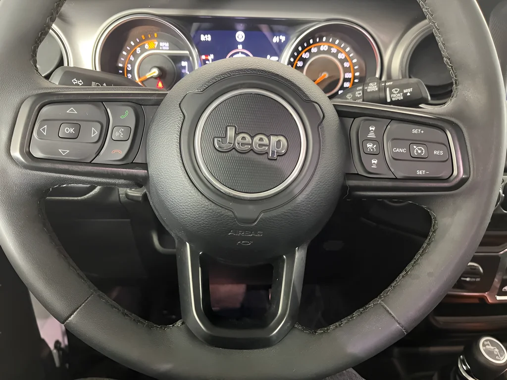 Used 2023 White Jeep Sport S image 18