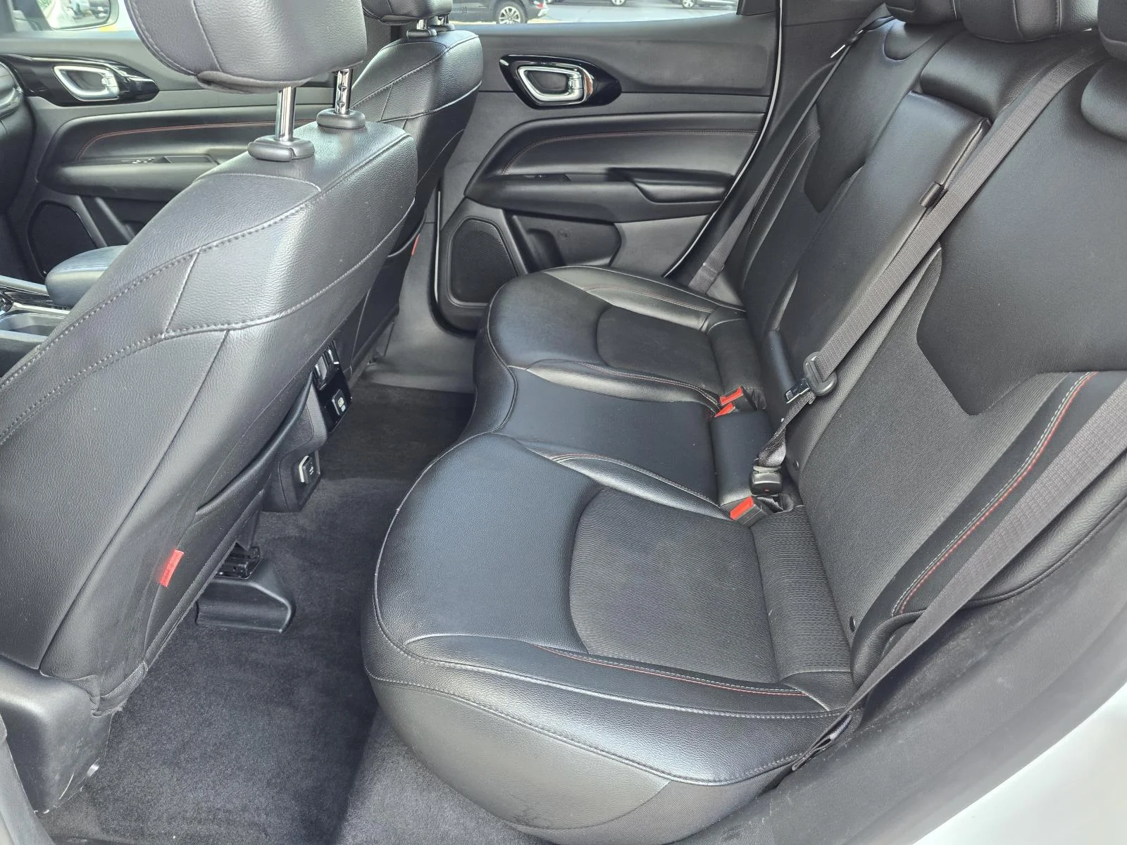 Used 2024 Bright White Clearcoat Jeep Trailhawk image 10