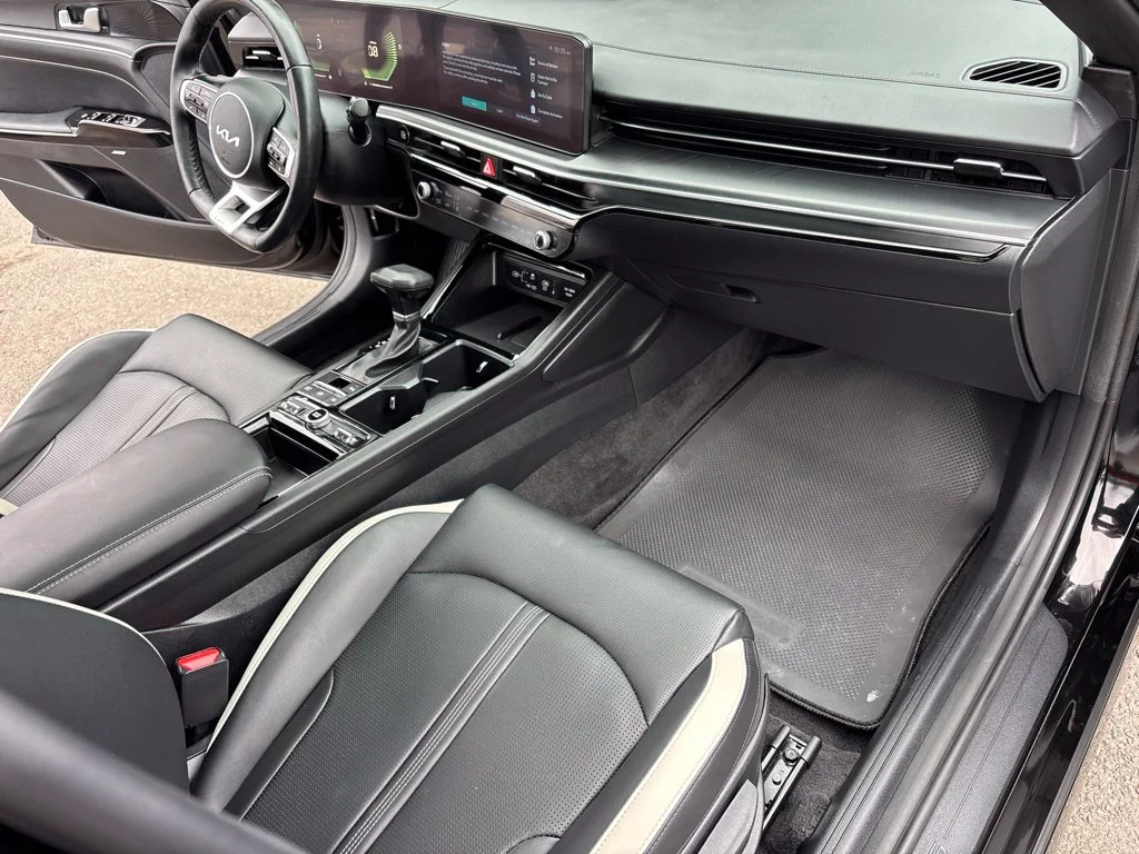Used 2025 Black Kia GT-Line image 28