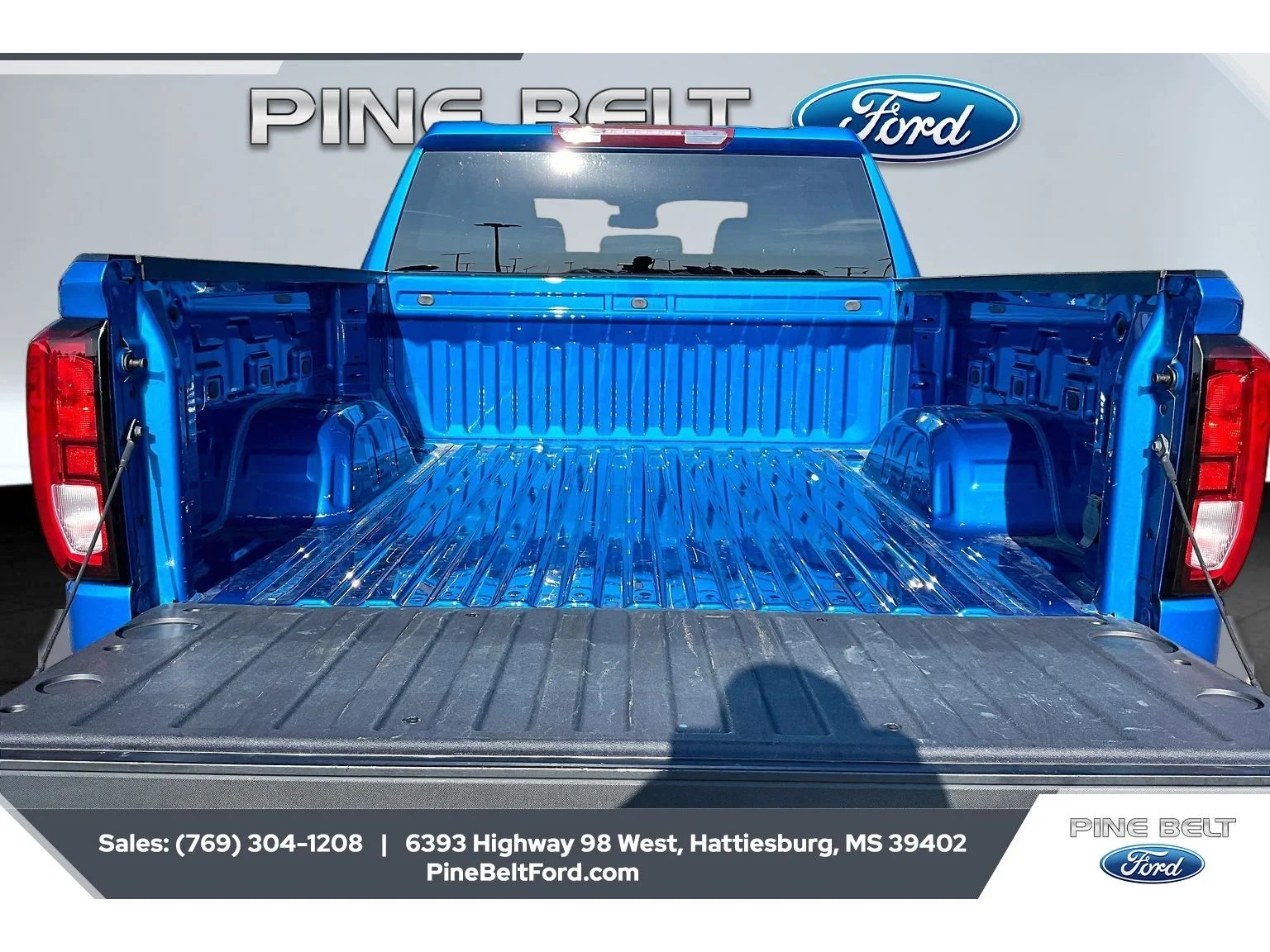 Used 2024 Dynamic Blue Metallic GMC Elevation image 12
