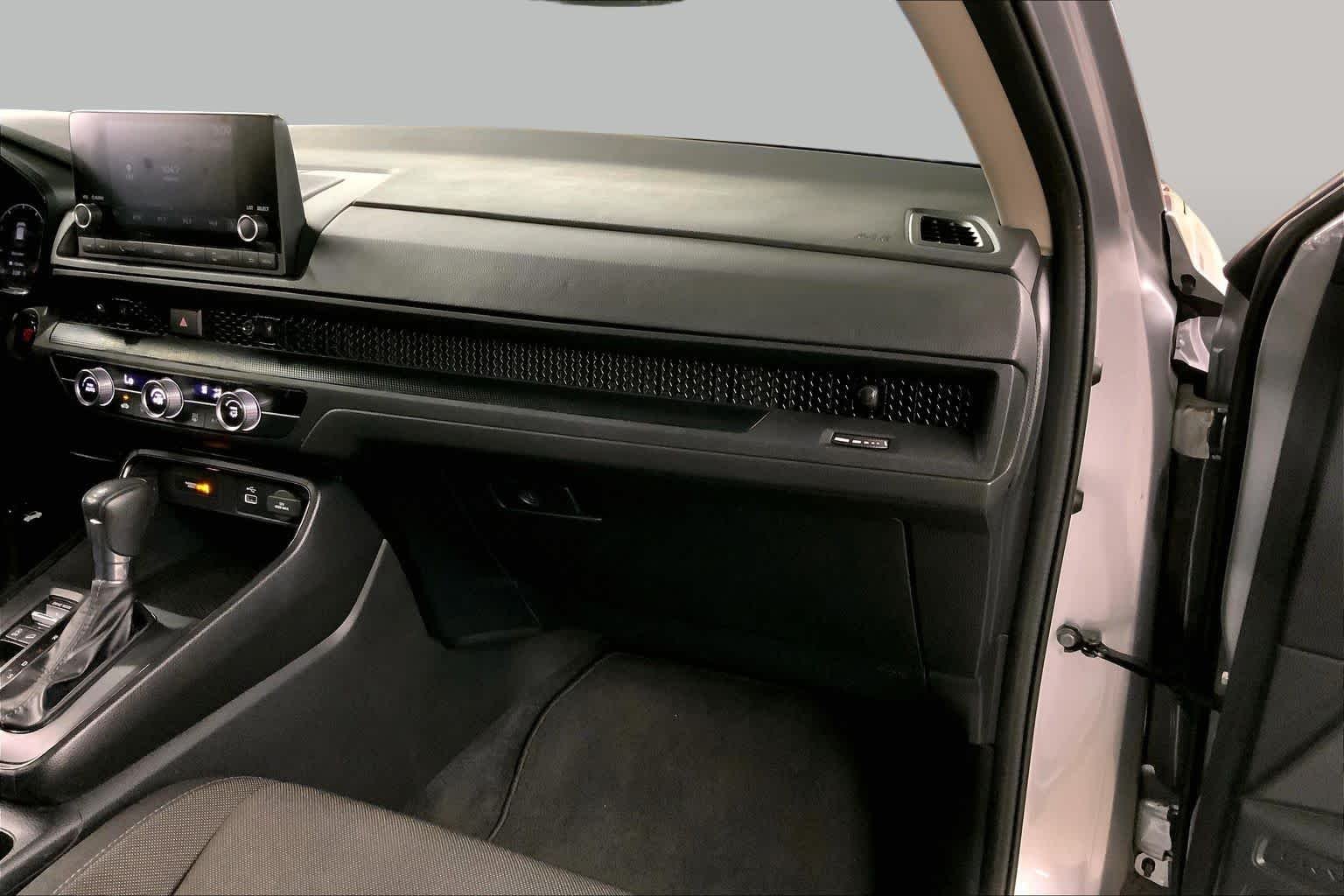Used 2024 Lunar Silver Metallic Honda LX image 19