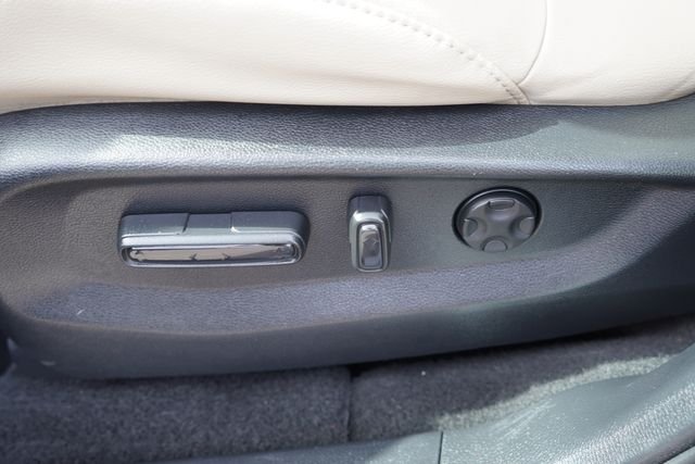 Used 2018  Honda EX-L image 25