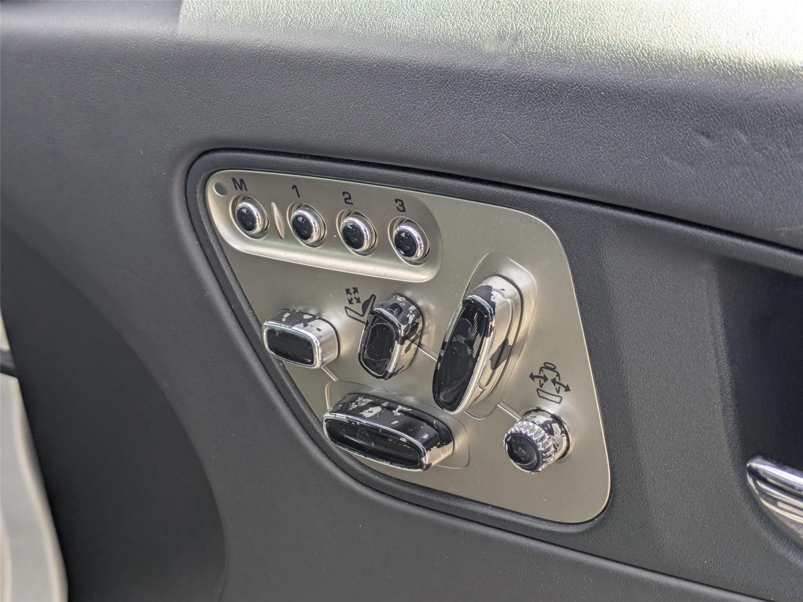 Used 2010 Liquid Silver Jaguar XKR image 46