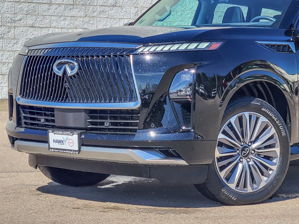 Used 2025 Black Obsidian INFINITI LUXE image 2