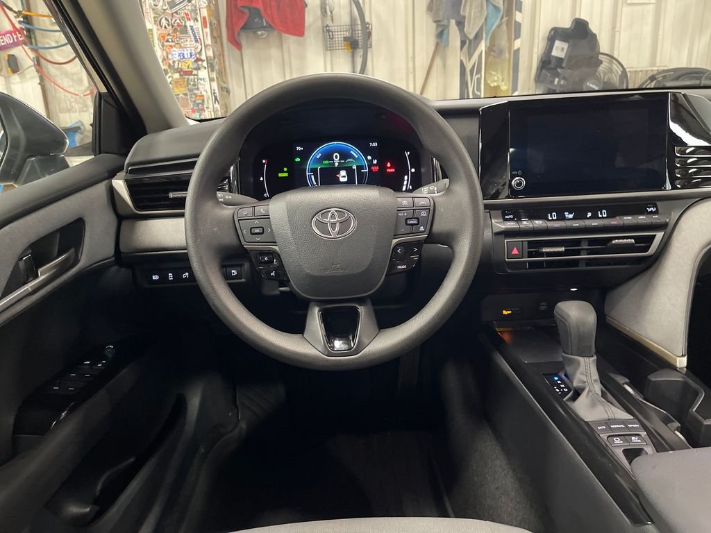 Certified Used 2025  Toyota LE image 16